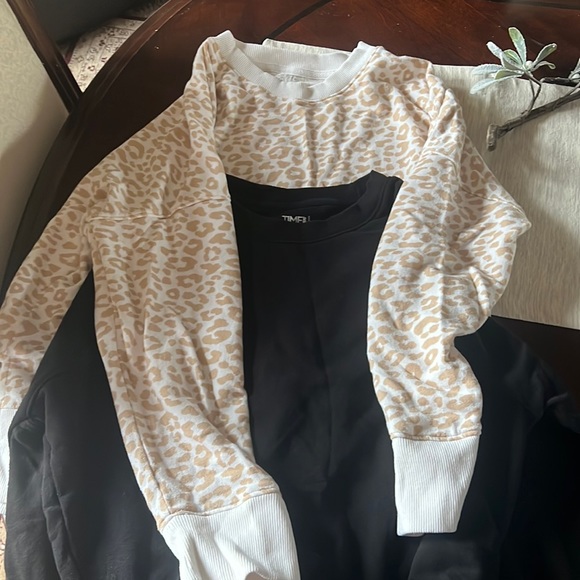 Set of sweatshirts - Picture 1 of 5